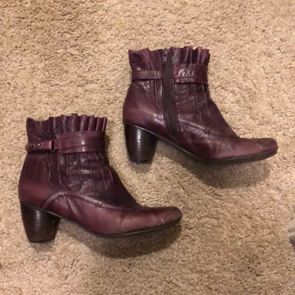 Everybody by B.Z. Moda leather bootie; wine color